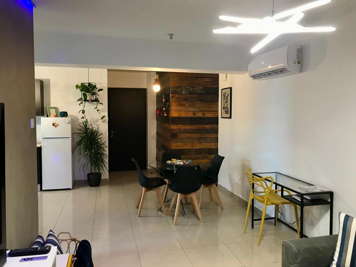 Fat Cow Apartment 101 Larnaca Bagian luar foto