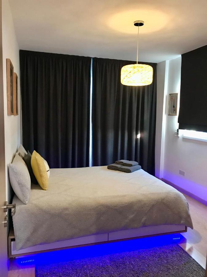 Fat Cow Apartment 101 Larnaca Bagian luar foto