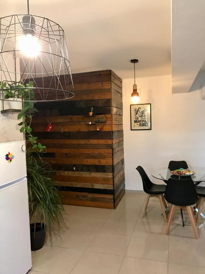 Fat Cow Apartment 101 Larnaca Bagian luar foto