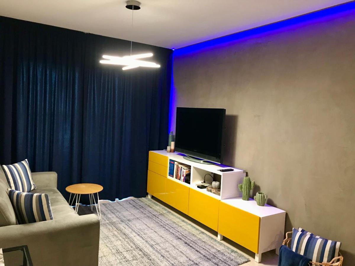 Fat Cow Apartment 101 Larnaca Bagian luar foto