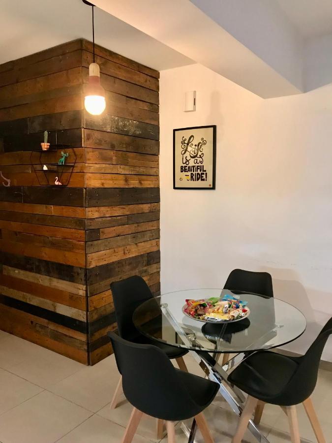 Fat Cow Apartment 101 Larnaca Bagian luar foto