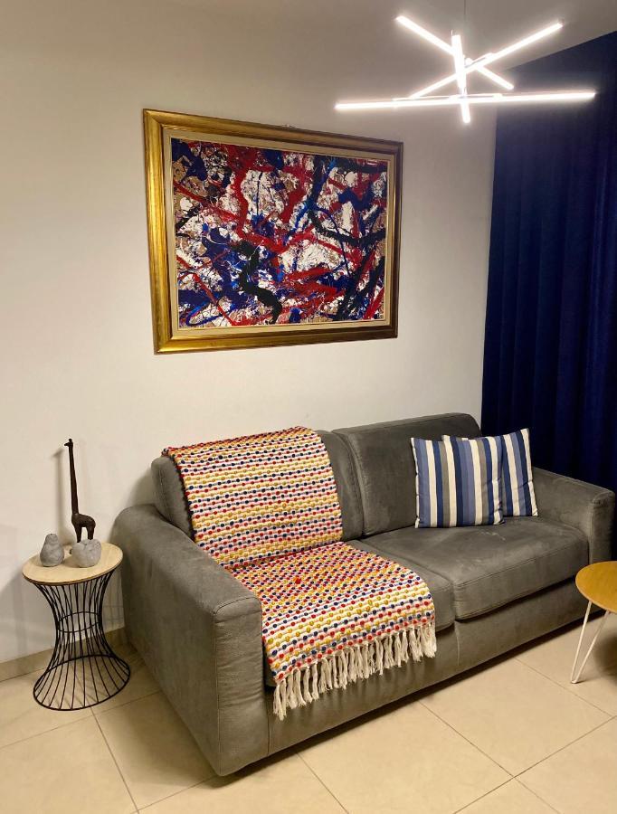 Fat Cow Apartment 101 Larnaca Bagian luar foto