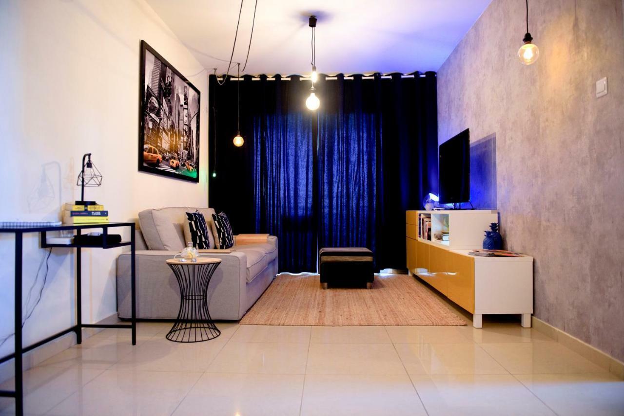 Fat Cow Apartment 101 Larnaca Bagian luar foto