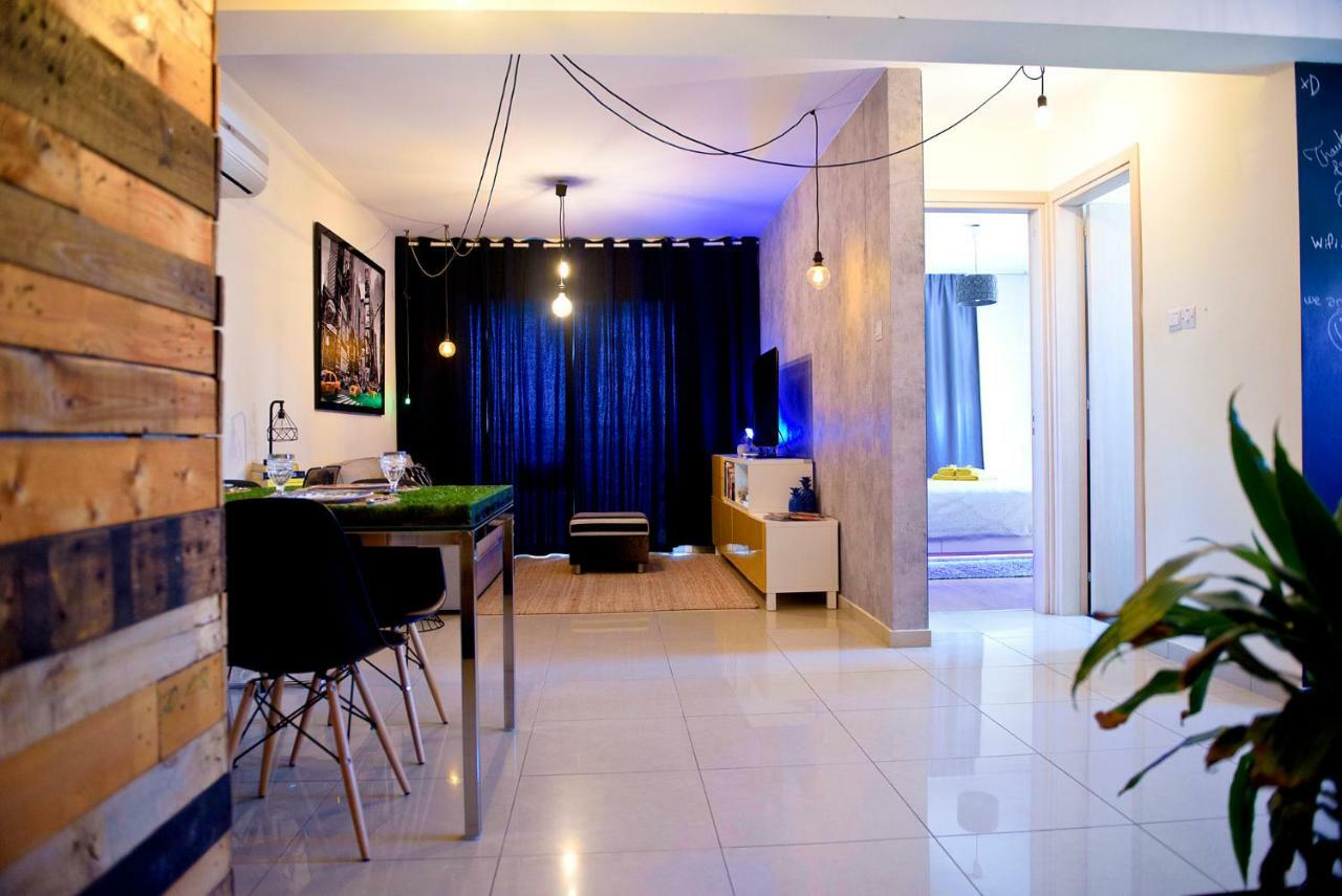 Fat Cow Apartment 101 Larnaca Bagian luar foto