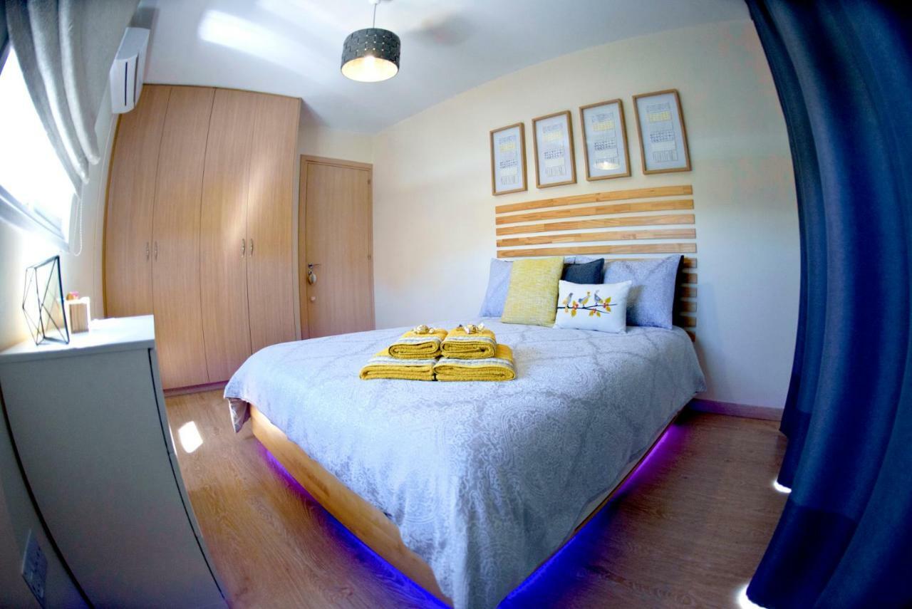 Fat Cow Apartment 101 Larnaca Bagian luar foto